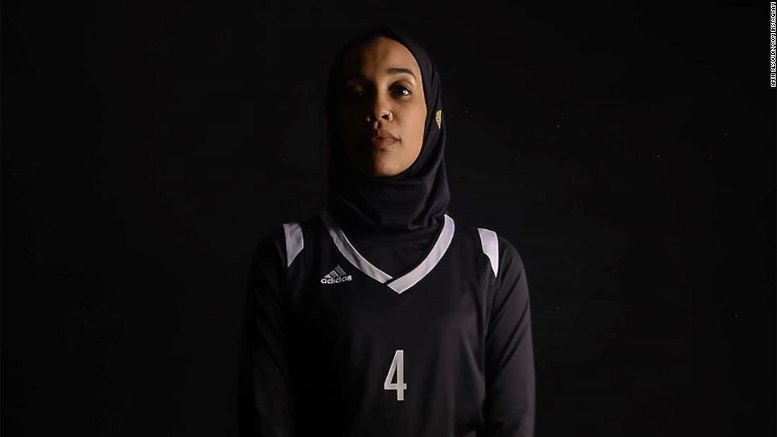 Asma Elbadawi: "La reina del fútbol" cumple el sueño del baloncesto de desafiar a los escépticos