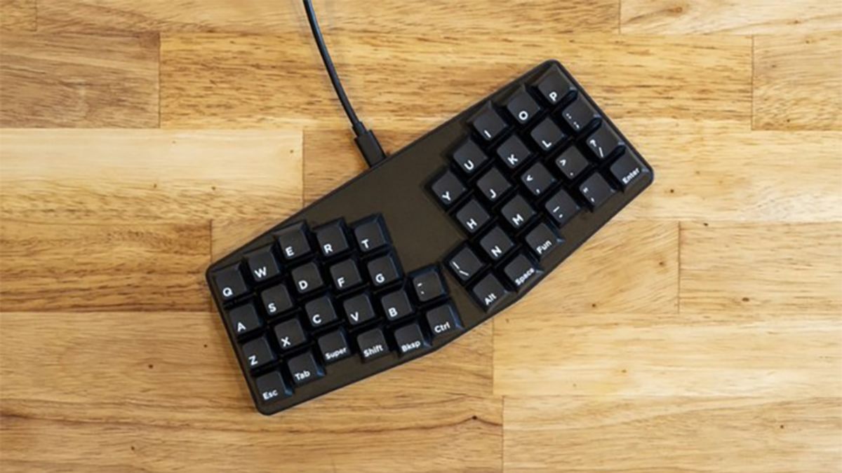 El pequeño teclado ergonómico se hace con solo 44 teclas