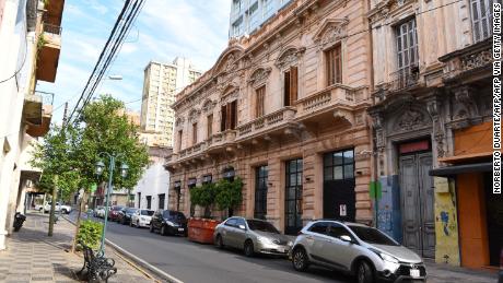 Una foto de la fachada de un hotel en Asunción, donde Ronaldinho y su hermano arrestarán la casa.