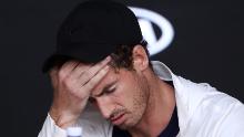 Murray se emociona durante una conferencia de prensa después de su primera ronda de derrotas en el Abierto de Australia 2019.