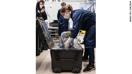 Los ingenieros de la NASA enviaron un prototipo de respirador para pacientes con enfermedad coronaria a la Escuela de Medicina Icahn en Mount Sinai, Nueva York.