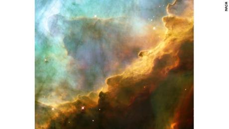 Hubble capturó esta visión de la formación estelar en la Nebulosa del Cisne.