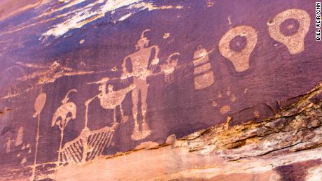 El arte rupestre antiguo está lleno de misiles cuando los mormones atravesaban Bears Ears en Utah. 