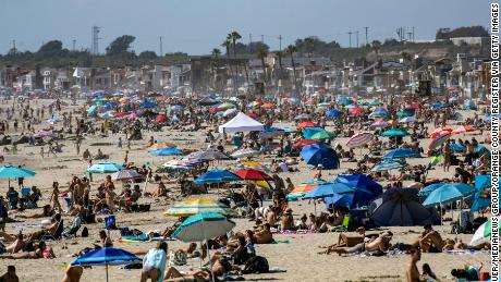 Vote en Newport Beach para mantener las playas abiertas con una aplicación adicional