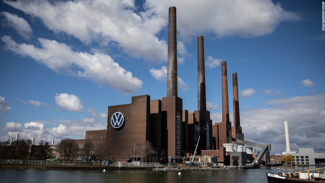 Alemania: la planta de VW Wolfsburg se reanuda después de que se haya apagado el coronavirus
