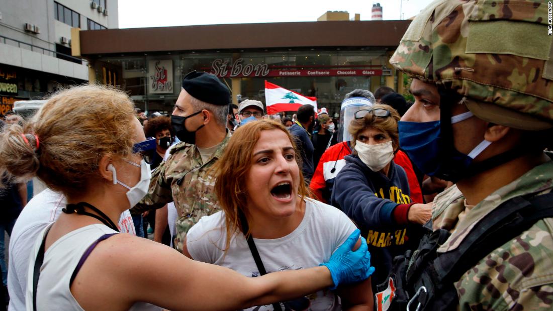 El 75% del Líbano necesita ayuda después del coronavirus, y los manifestantes hambrientos regresan a las calles.