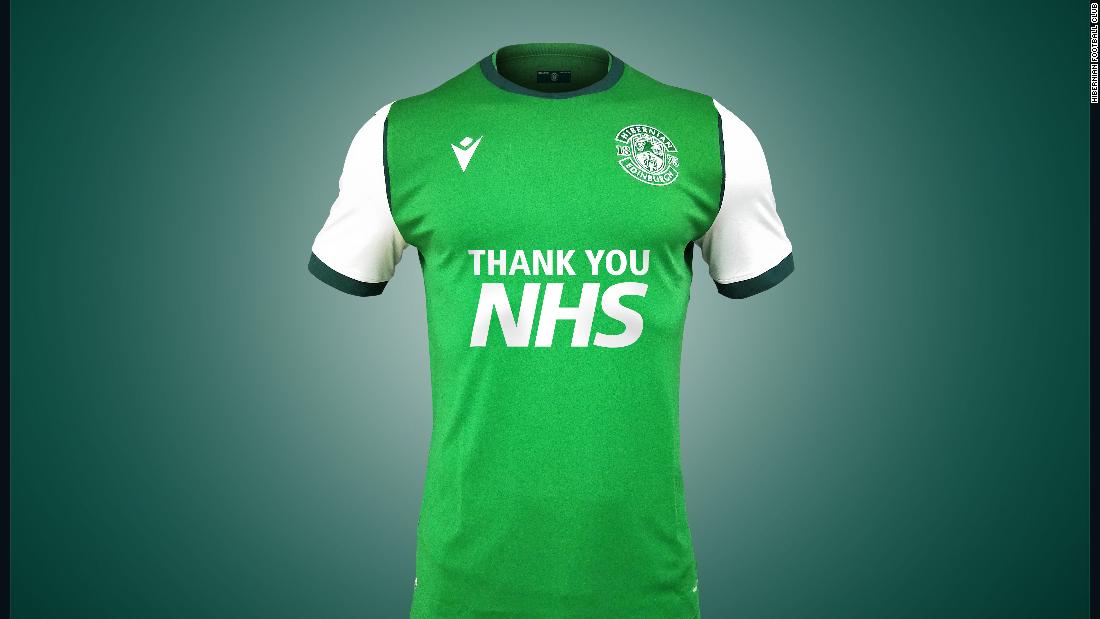 El club de fútbol escocés Hibernian expresa su gratitud al NHS muy de cerca
