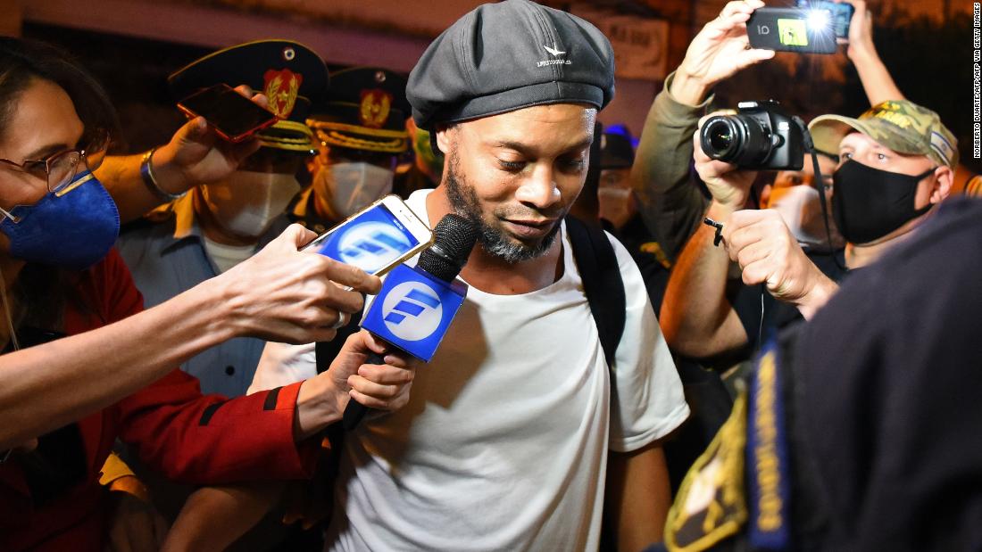 Ronaldinho admitió arresto domiciliario en Paraguay después de solicitudes de pasaporte "falsas"