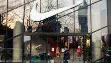En marzo, una caminata en la tienda Nike en Shanghai.