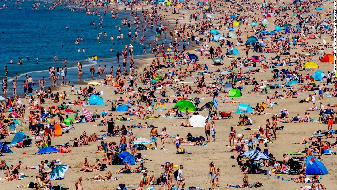 El caos en la playa amenaza a Europa a medida que aumentan las temperaturas