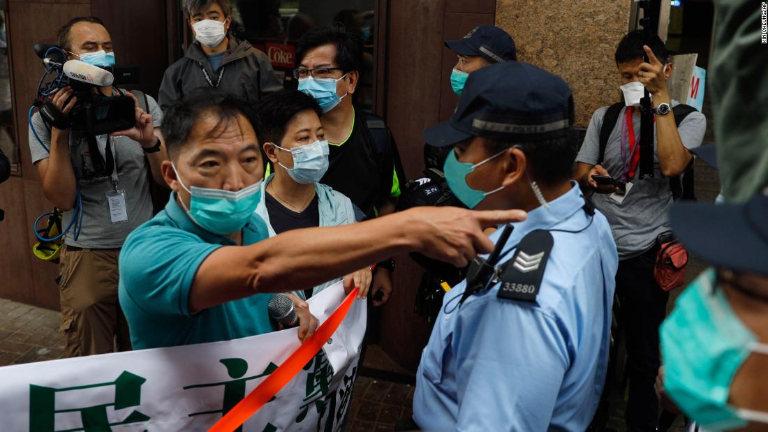 Hong Kong se opone a las restricciones del coronavirus para protestar contra la ley de seguridad nacional