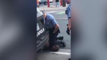4 policías de Minneapolis dispararon después de que el video muestra a un hombre negro arrodillado sobre su cuello que luego murió 