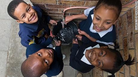 Cómo los medidores inteligentes han ahorrado agua y dinero en Ciudad del Cabo devastada por la sequía