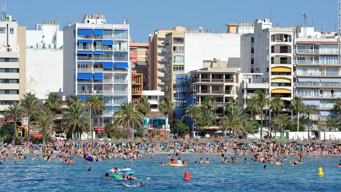 A finales de junio, la Mallorca española mira a los viajeros alemanes para comenzar de nuevo el turismo.