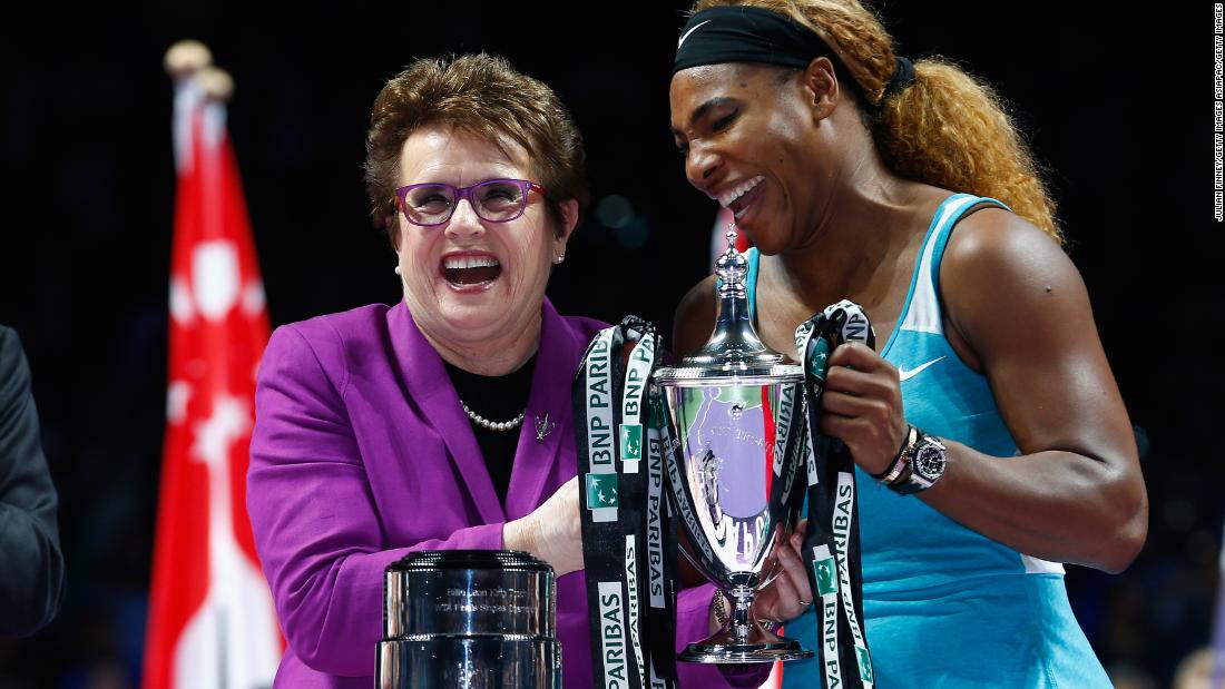 Billie Jean King dice que Serena Williams, que busca récords, debería ver un descanso en el tenis como un "plus"