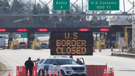 La frontera entre Estados Unidos y Canadá permanecerá cerrada a viajes insignificantes durante al menos otro mes.