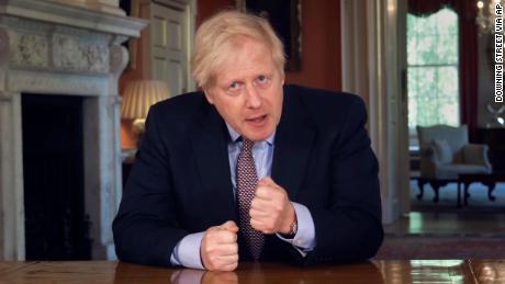 Boris Johnson pide a Gran Bretaña que regrese a trabajar para aliviar el bloqueo