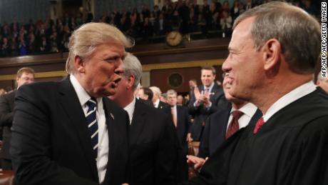 En los niveles más altos del poder judicial, los jueces se oponen a la autoridad legal de Trump