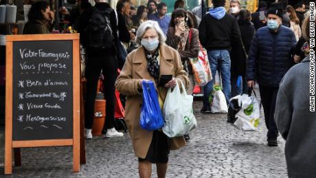 Francia informa la tasa de mortalidad diaria más baja por coronavirus desde finales de marzo