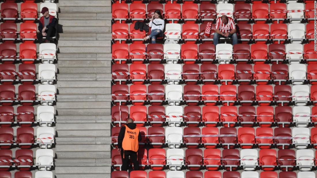 La liga húngara permite a los aficionados a estadios