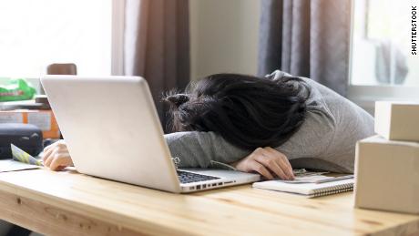 La investigación muestra que si no mantiene su horario regular de sueño, daña su salud,