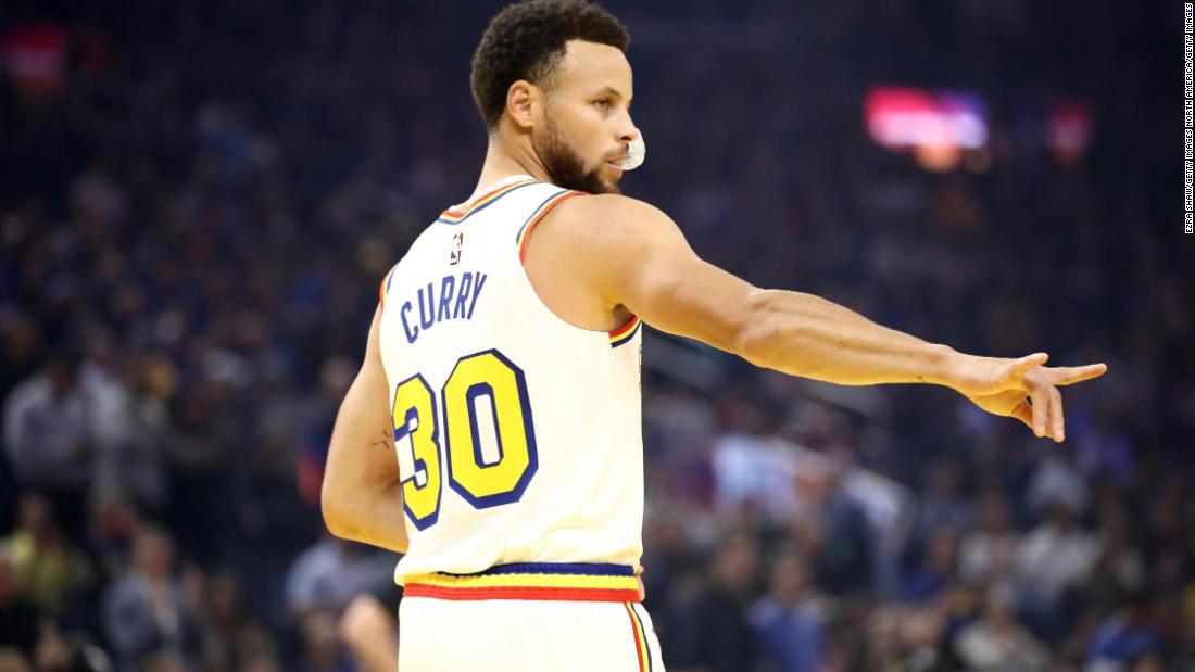 Steph Curry dice que "sería duro ... pura locura" escuchar a los jugadores durante un partido de la NBA