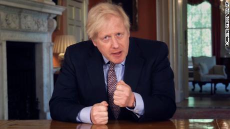 Boris Johnson fue acusado de no anunciar nuevas reglas de bloqueo en el Reino Unido
