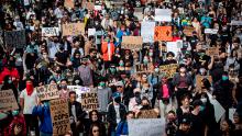 Miles de personas se están reuniendo para una manifestación pacífica contra el racismo en Vancouver el 31 de mayo.