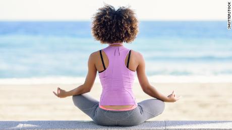 Según la investigación, la meditación diaria puede retrasar el envejecimiento cerebral.