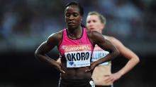 Okoro cuida a las mujeres a 800 metros el primer día de los Juegos del Aniversario de Sainsbury - IAAF Diamond League 2013 en el Parque Olímpico Queen Elizabeth el 26 de julio de 2013 en Londres.