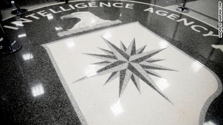 El destino de un ex empleado de la CIA acusado de una gran fuga de datos en manos del jurado