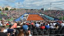 Los espectadores vieron partidos en el Adria Tour en Zahar, Croacia, el domingo 21 de junio de 2020. Más tarde ese día, el tenista Grigor Dimitrov dijo que tuvo un resultado positivo en la prueba Covid-19, lo que llevó a la cancelación de todo el recorrido Adria.
