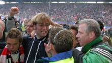 Klopp celebra la promoción como gerente de Mainz. 