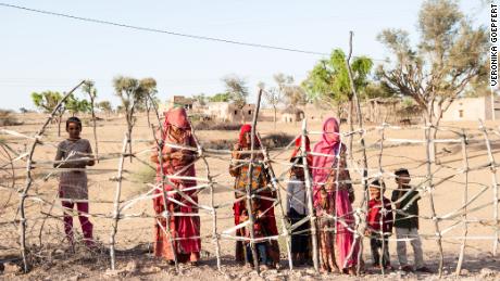 En pueblos remotos de la India, el hambre es tanto miedo como contraer un coronavirus