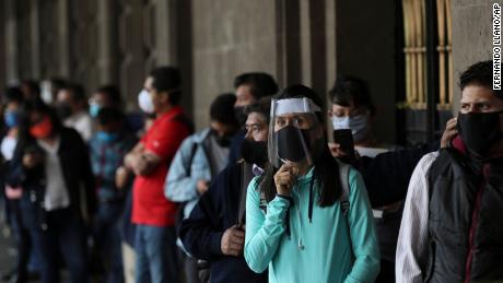 México y partes de Brasil están reabriendo después del bloqueo, a pesar del creciente número de casos de coronavirus