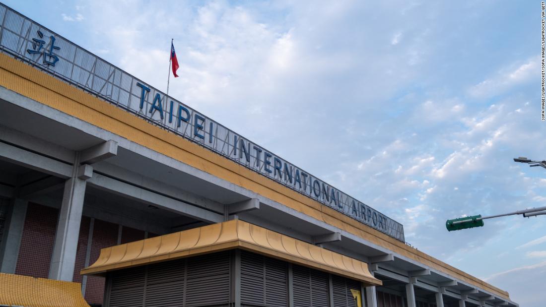 El aeropuerto de Taiwán ofrece viajes de 'imagina que vas al extranjero' en la pandemia de Covid-19