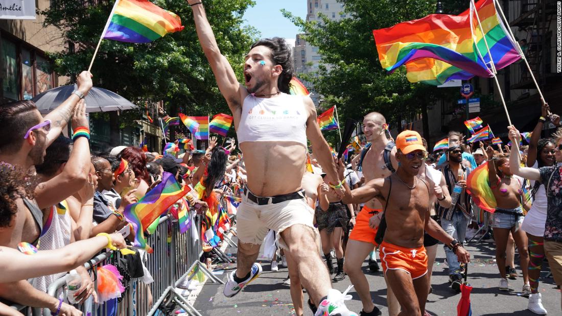 El dolor y la posibilidad de frustrar la celebración del orgullo gay.