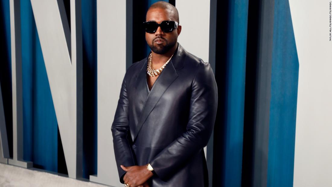 Kanye West dona $ 2 millones, paga la matrícula de la hija de George Floyd